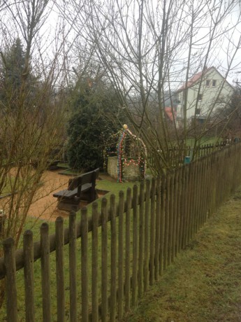 23. 100 Jarním Šluknovskem 25.-27.3.2016 - Velikonoční altánek z vajec