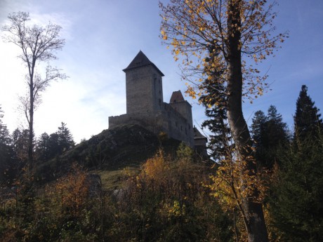 4. Boubín-Libín-Kleť 28.-29.10.2016 - hrad Kašperk
