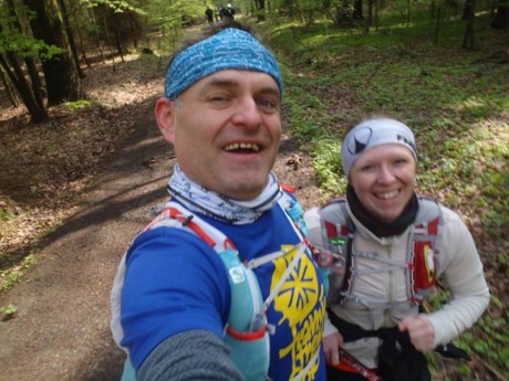 27. Den cesty 29.-30.4.2017 Rovnej jako šíp - euforie s Jirkou po startu v popředí